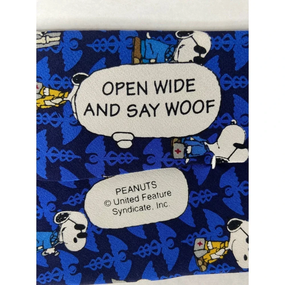 Vintage Snoopy Peanuts Medical Doctor Silk Tie‎ Blue Open Wide Woof RN USA
